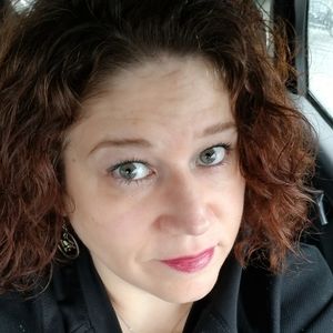 Meet your Posher, Lucinda